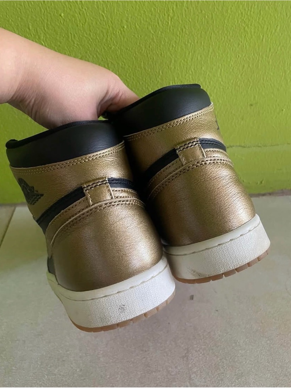 Air Jordan 1 Retro High OG "Black Metallic Gold", US MENS 10.5 - Picture 6 of 9